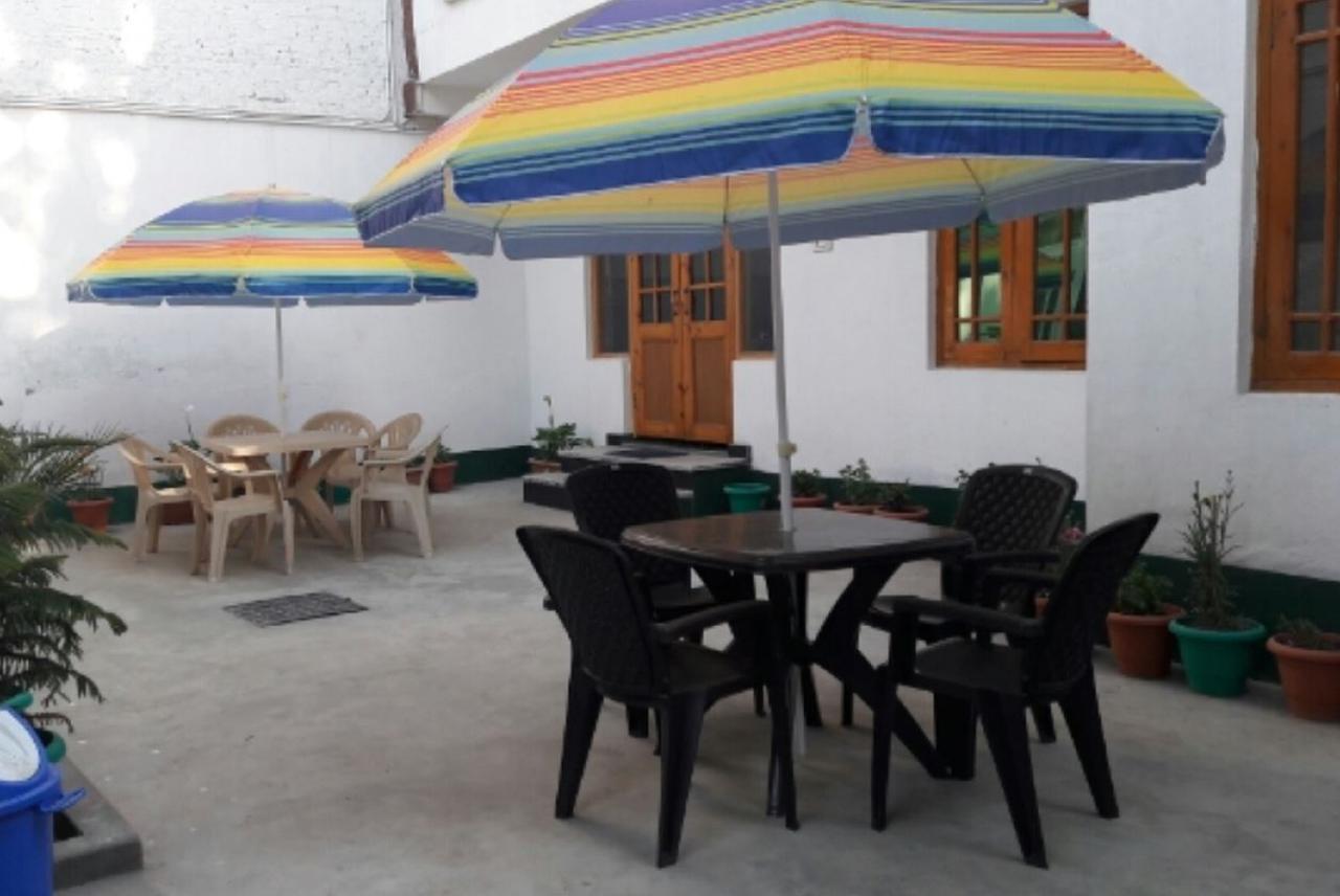 Hotel Monson Srinagar  Luaran gambar